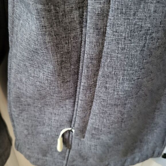 2/$30 Fleece lined Jacket with Hood and Zipped Pockets. - Picture 9 of 9